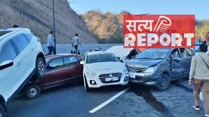 दिल्ली-देहरादून एक्सप्रेस-वे आपस में टकराईं कई गाड़ियां, पीएम मोदी के प्रस्तावित दौरे से पहले हड़कंप