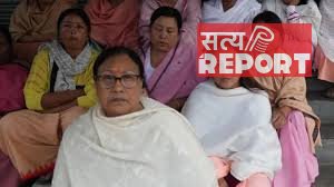 मणिपुर में सड़कों पर मशाल लेकर उतरी सैकड़ों महिलाएं, NRC लागू करने की मांग