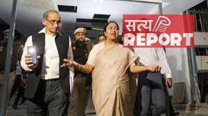 अचानक अस्पताल पहुंच गईं सीएम रेखा गुप्ता, मरीजों से लिया फीडबैक