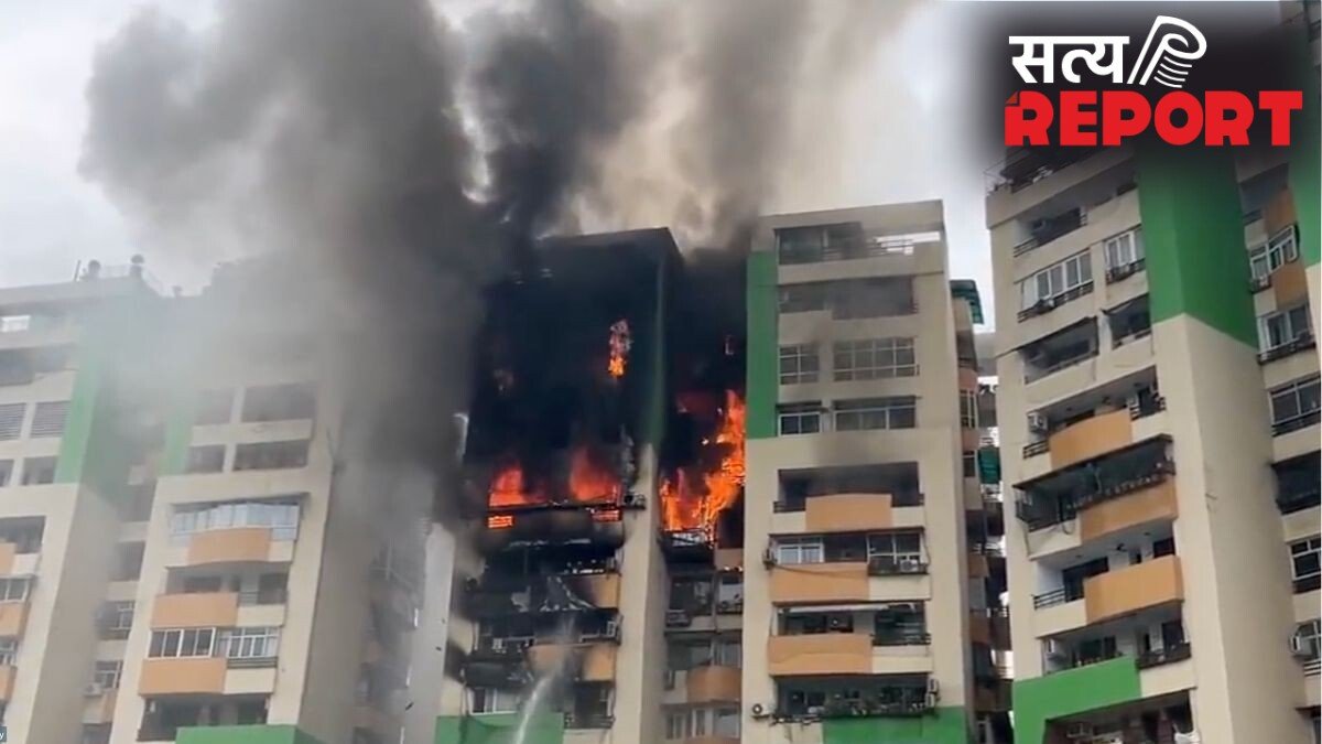 गाजियाबाद: इंद्रापुरम में गौर ग्रीन एवेन्यू की बहुमंजिला इमारत में लगी भीषण आग