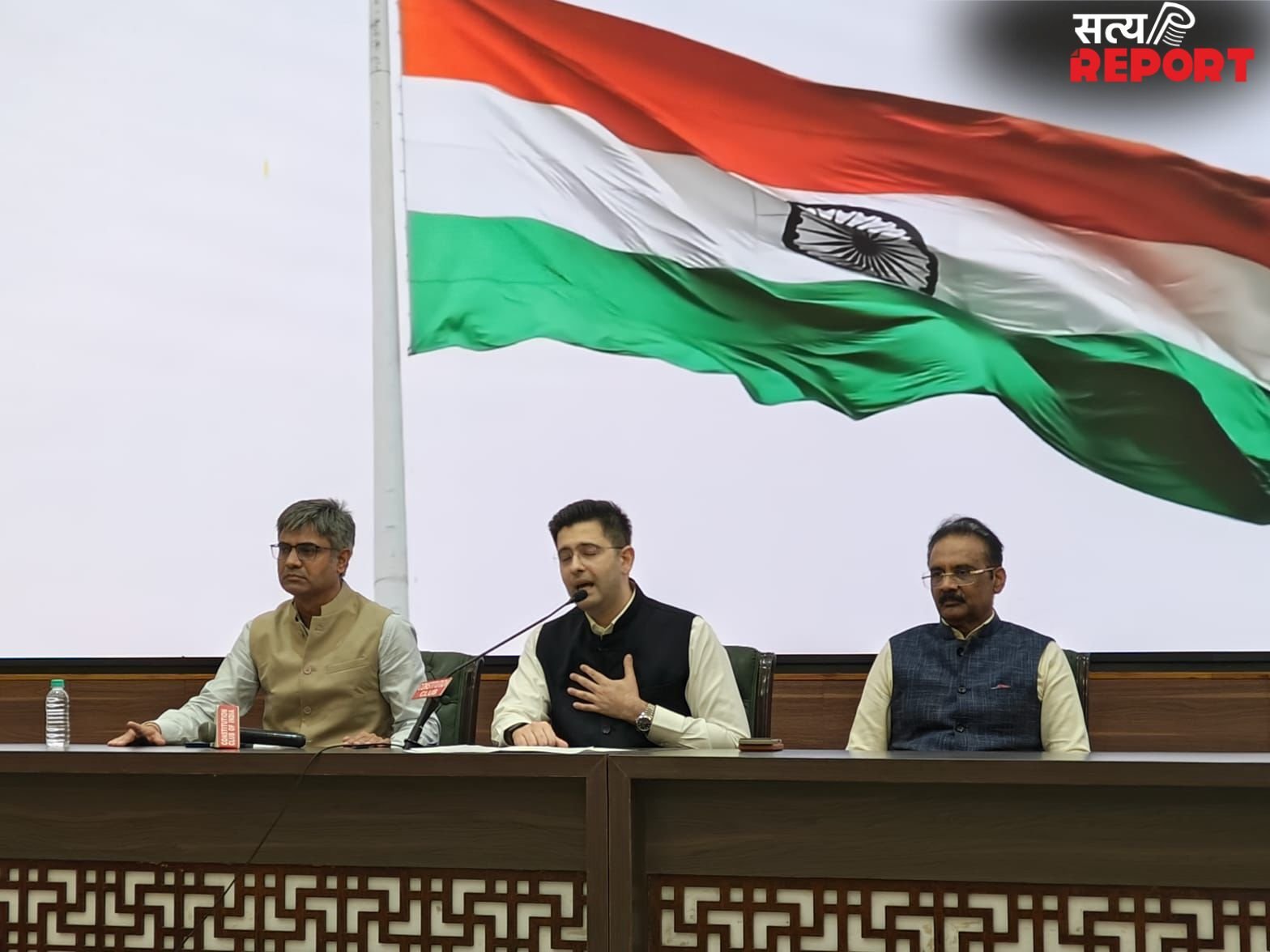 राघव चड्डा ने आम आदमी पार्टी छोड़ी, अशोक मित्तल और संदीप पाठक के साथ भाजपा में हुए शामिल