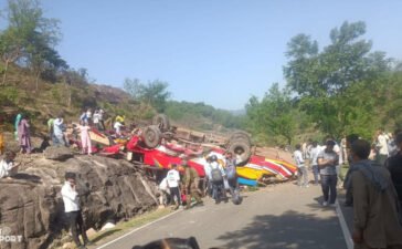 जम्मू के उधमपुर में भीषण सड़क हादसा, अनियंत्रित होकर अचानक पलट गई बस, 15 यात्रियों की मौत, 20 घायल