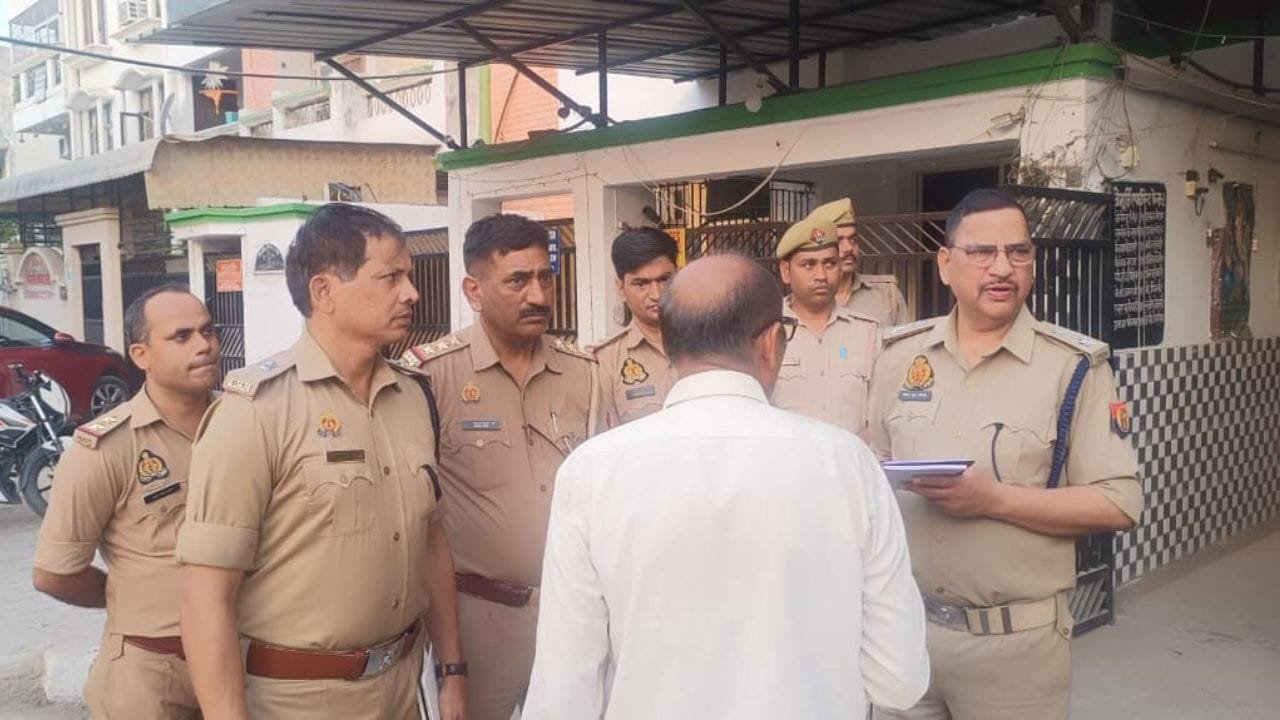 कानपुर में डबल मर्डर से सनसनी… पिता ने गहरी नींद में सो रही जुड़वा बेटियों का काटा गला, अरेस्ट