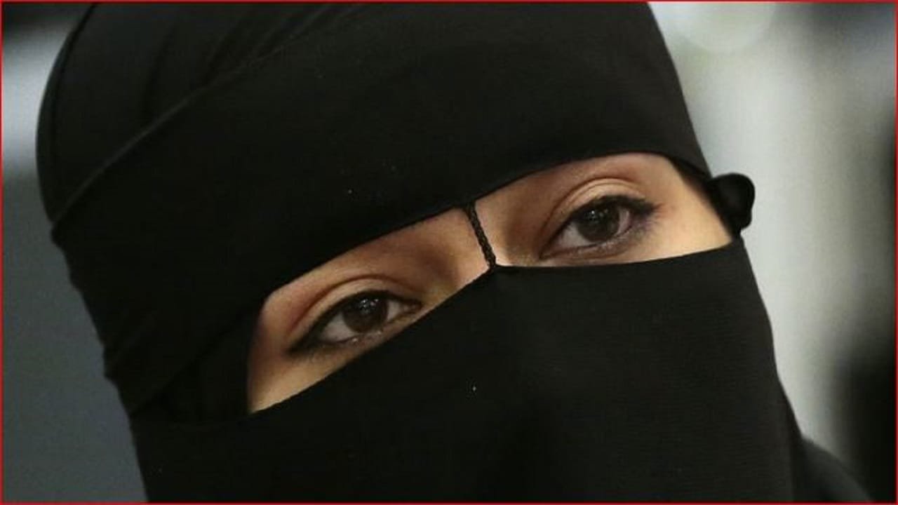 मां की रजामंदी से मुस्लिम प्रेमी के लिए पहना बुर्का, बोली- कलमा भी पढ़ लूंगी… फिर क्यों खा लिया जहर?