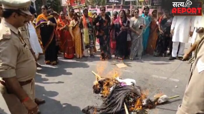 UP News: राहुल, अखिलेश का पुतला जला रही पूर्व मंत्री अनुपमा जायसवाल झुलसी…