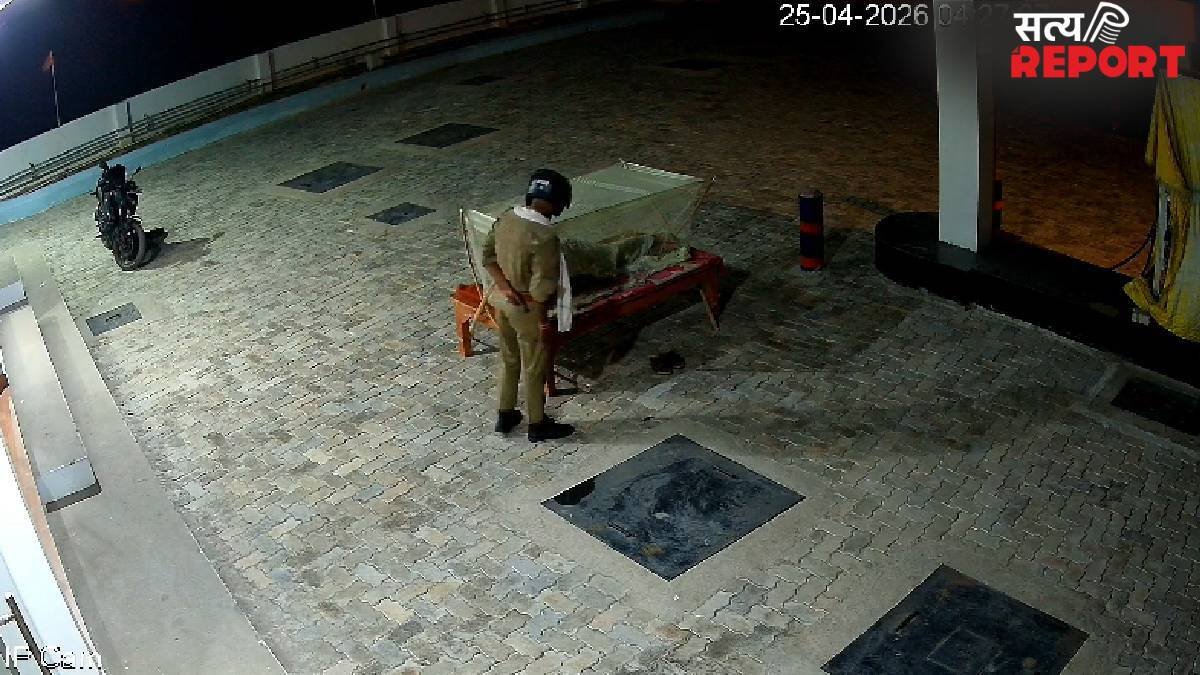 मऊ में पुलिस की वर्दी में चोरी करते पकड़ा गया कथित पुलिसकर्मी, CCTV में वारदात कैद