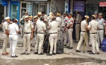 गर्लफ्रेंड के घर पर बॉयफ्रेंड की चाकू मारकर हत्या, नाबालिग समेत 5 गिरफ्तार, मेन आरोपी अभी भी फरार