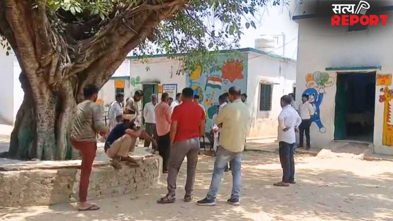 बिजनौर का ये टीचर ‘हानिकारक’ है… डर से 150 बच्चों ने स्कूल जाना छोड़ा, जांच के लिए कमेटी गठित