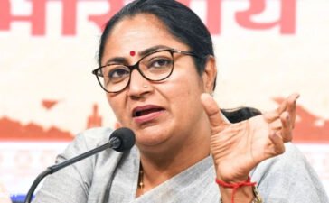 बेटियों के हारने पर लोकतंत्र की जीत कैसे? CM रेखा गुप्ता ने विपक्ष पर बोला हमला