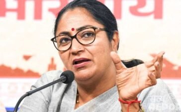 बेटियों के हारने पर लोकतंत्र की जीत कैसे? CM रेखा गुप्ता ने विपक्ष पर बोला हमला