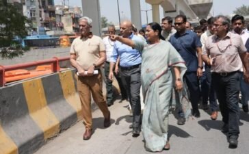 कागजों पर नहीं, जमीन पर चाहिए विकास… दिल्ली CM रेखा गुप्ता अधिकारियों पर भड़कीं, लगाई फटकार