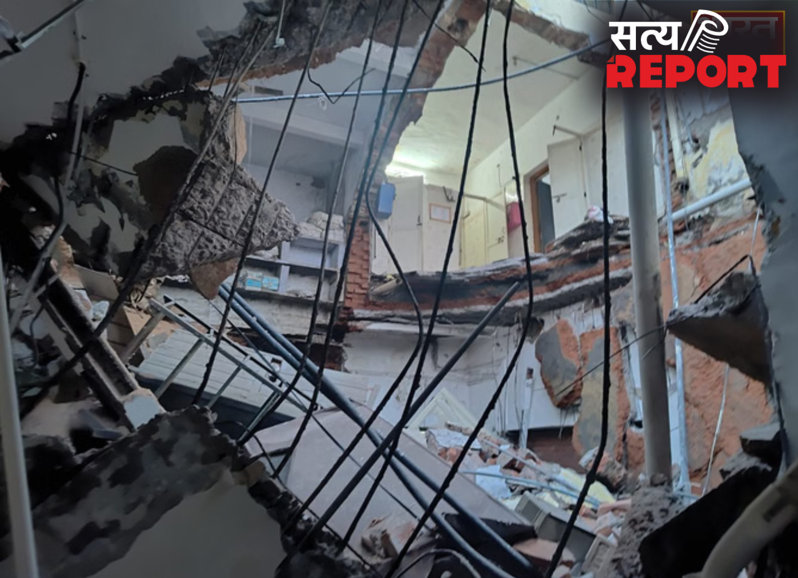 लखनऊ जंक्शन पर बिल्डिंग गिरने से रेलवे सिस्टम पर सवालिया निशान, करोड़ों के खर्च पर उठे सवाल