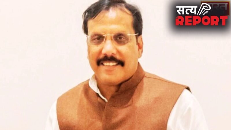 सांसद राजीव राय का अनोखा अंदाज, BJP महिला कार्यकर्ताओं को खिलाई मिठाई, पिलाया पानी, महिला बिल की दी जानकारी…