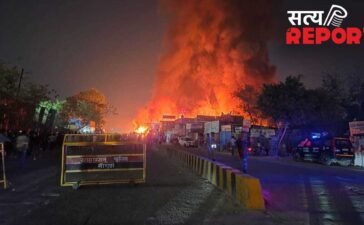 ग्रेटर नोएडा के शाहबेरी फर्नीचर मार्केट में भीषण आग, लाखों का सामान जलकर खाक; बुझाने में जुटी फायर ब्रिगेड