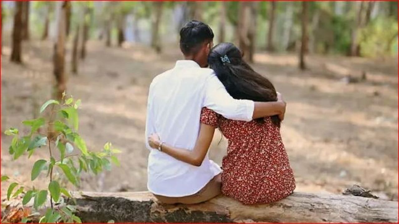गर्लफ्रेंड के लिए पिता ने मार डालीं अपनी ही तीन मासूम बेटियां, चीख सुन मां ने बेटे को गोद में उठाया, अंधेरे में ऐसे बचाई जान गर्लफ्रेंड के लिए पिता ने मार डालीं अपनी ही तीन मासूम बेटियां, चीख सुन मां ने बेटे को गोद में उठाया, अंधेरे में ऐसे बचाई जान