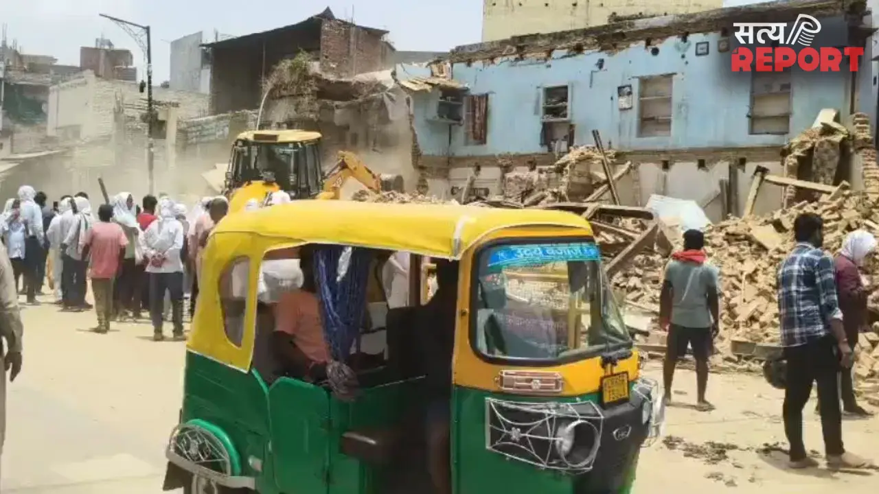 वाराणसी में ग्रैंड ओपनिंग से पहले रेस्टोरेंट पर टूटा बुलडोजर का कहर, पीडब्ल्यूडी बोला- नुकसान की भरपाई करेंगे