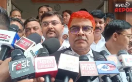 ई-रजिस्ट्रेशन के खिलाफ कानपुर बार एसोसिएशन का प्रदर्शन, सरकार से आदेश वापस लेने की मांग