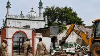 थाने के अंदर मस्जिद! पुलिस का अल्टीमेटम- 7 दिन में हटाओ, तो बोले इमाम-200 साल…