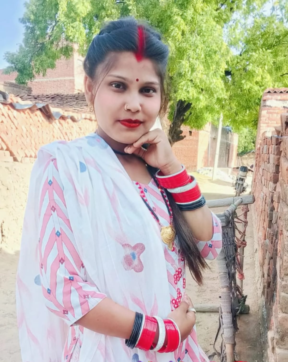 दहेज की आग में बुझी एक और जिंदगी, गर्भवती विवाहिता की मौत से मचा हड़कंप… दहेज की आग में बुझी एक और जिंदगी, गर्भवती विवाहिता की मौत से मचा हड़कंप…