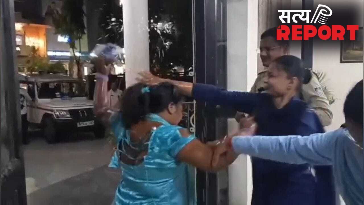 ‘न्याय नहीं मिला तो दे दूंगी जान…’, प्रेमी की गिरफ्तारी से भड़की प्रेमिका, थाने में खुद पेट्रोल छिड़कर आत्मदाह की कोशिश