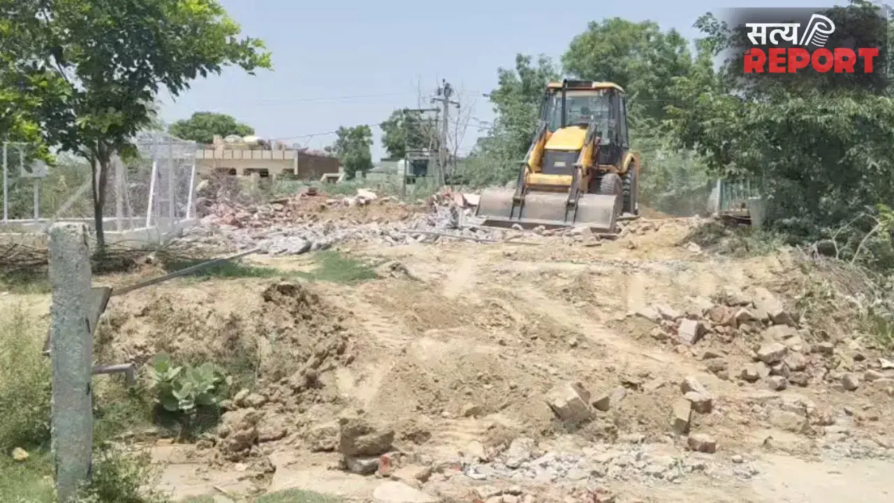 Bulldozer Action: आगरा से उठी बुलडोजर कार्रवाई की गूंज, अवैध धार्मिक अतिक्रमणों पर फिर गरमाई सियासत