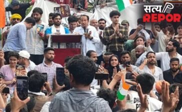 जंतर-मंतर पहुंचे सोनम वांगचुक, प्रदर्शन की अनुमति के लिए सरकार को कहा धन्यवाद, युवाओं से बोले- ‘नेताओं के बच्चे भी पढ़ें सरकारी स्कूल में’