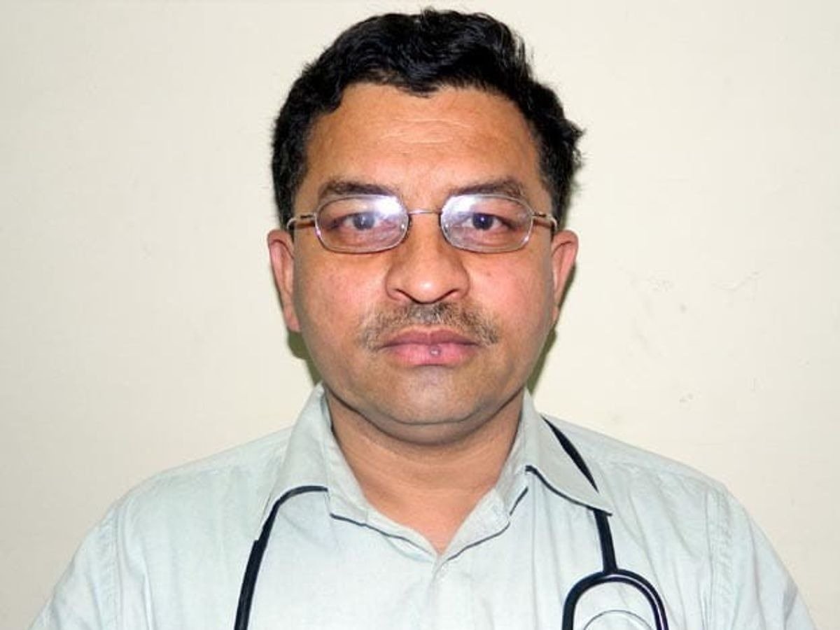 पिता सरकारी अस्पताल के मेल वार्ड में भर्ती थे… डॉक्टर ने नाबालिग बेटी से किया रेप, ब्लीडिंग होने पर हुआ खुलासा; आरोपी नौकरी से बर्खास्त
