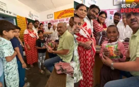 कानपुर के सरकारी स्कूल में अखिलेश यादव का जन्मदिन मनाना पड़ा भारी; हेडमास्टर निलंबित तो भड़के सपा नेता