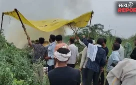 मथुरा में जलभराव के बीच तिरपाल लगाकर हुआ अंतिम संस्कार, मुडेशी गांव के मोक्ष धाम की बदहाली पर फिर उठे सवाल