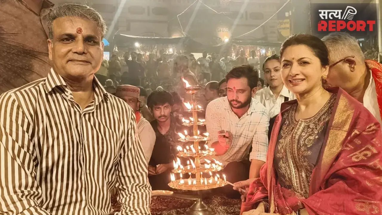 वाराणसी में गंगा आरती में शामिल हुईं अभिनेत्री भाग्यश्री, दशाश्वमेध घाट की दिव्यता देख हुईं भाव-विभोर