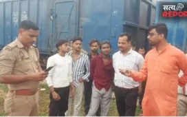 फर्रुखाबाद रेलवे स्टेशन पर ट्रैक के बीच बनी मजार हटाई गई, दो साल बाद खुला स्टेशन विस्तार का रास्ता