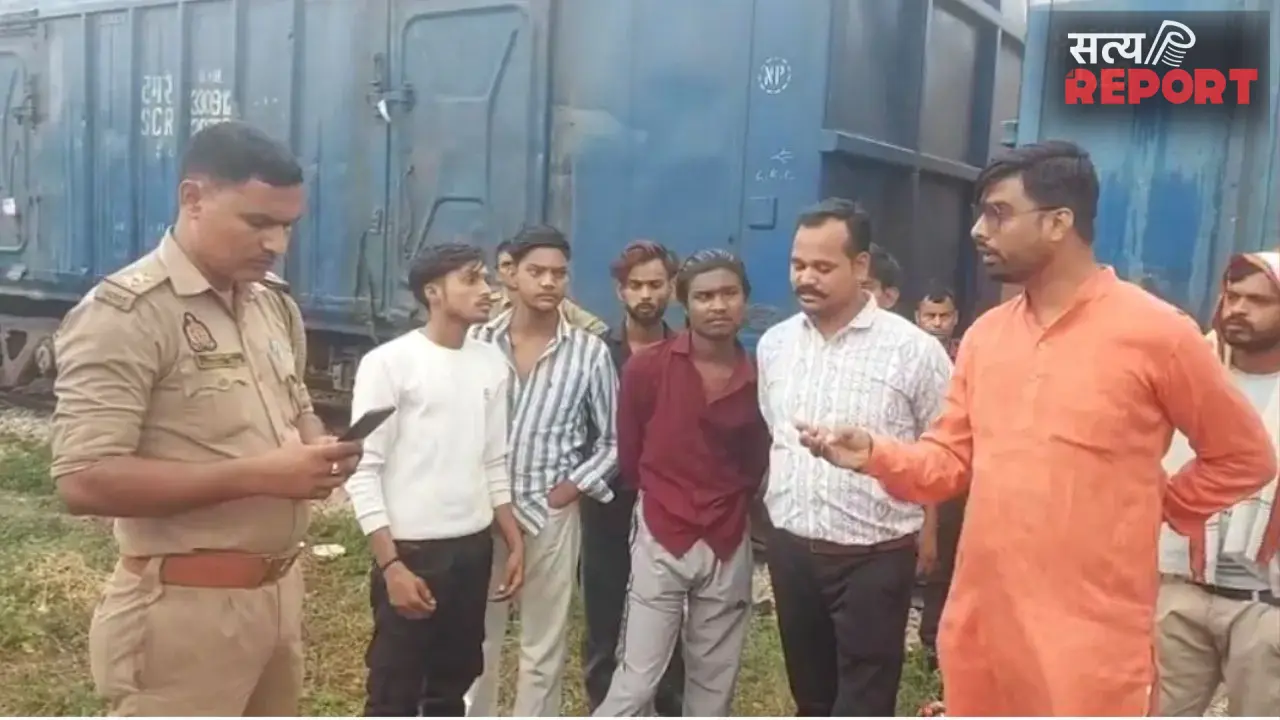 फर्रुखाबाद रेलवे स्टेशन पर ट्रैक के बीच बनी मजार हटाई गई, दो साल बाद खुला स्टेशन विस्तार का रास्ता
