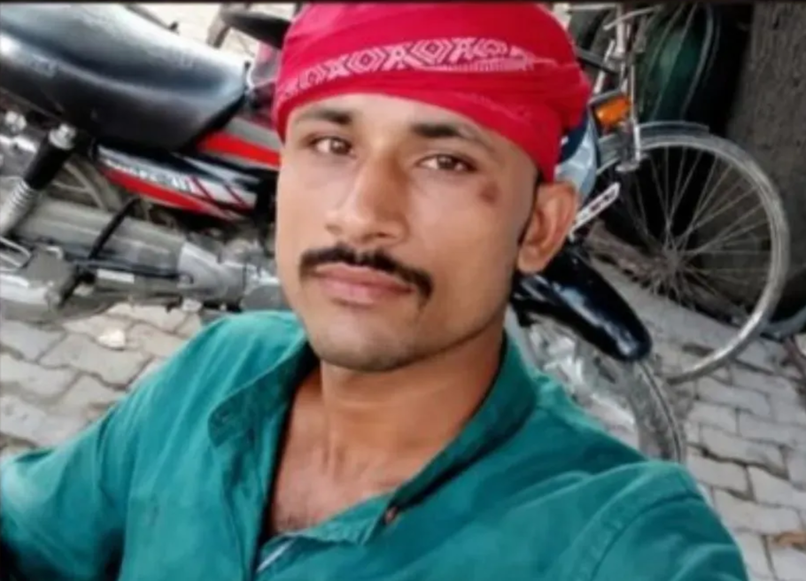 गोरखपुर में रहस्यमयी वारदात! बाजार निकला युवक खून से लथपथ मिला, 3 दिन बाद हुई मौत, जांच में जुटी पुलिस गोरखपुर में रहस्यमयी वारदात! बाजार निकला युवक खून से लथपथ मिला, 3 दिन बाद हुई मौत, जांच में जुटी पुलिस