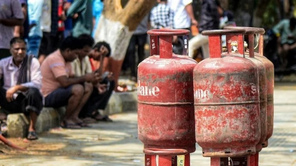 LPG की जगह एथेनॉल से बनेगा खाना? सरकार ला सकती है नई सब्सिडी योजना, जानिए पूरा प्लान.. LPG की जगह एथेनॉल से बनेगा खाना? सरकार ला सकती है नई सब्सिडी योजना, जानिए पूरा प्लान..