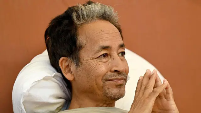 सोनम वांगचुक की नई शर्तों पर क्यों उठ रहे सवाल? अनशन खत्म करने के ऐलान ने बढ़ाई राजनीतिक हलचल.. सोनम वांगचुक की नई शर्तों पर क्यों उठ रहे सवाल? अनशन खत्म करने के ऐलान ने बढ़ाई राजनीतिक हलचल..