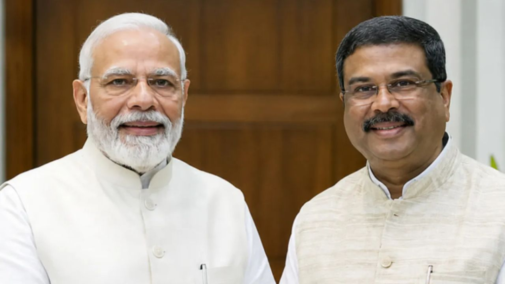 धर्मेंद्र प्रधान के इस्तीफे से बदला सियासी समीकरण? सरकार ने विपक्ष से छीन लिया बड़ा मुद्दा! धर्मेंद्र प्रधान के इस्तीफे से बदला सियासी समीकरण? सरकार ने विपक्ष से छीन लिया बड़ा मुद्दा!