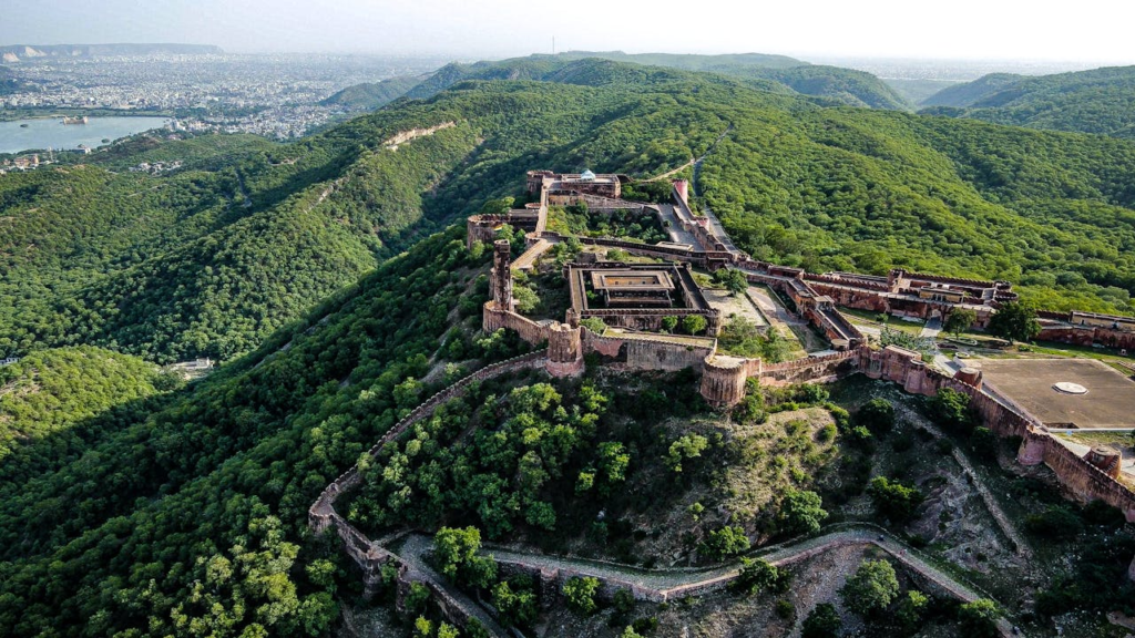 भारत की 5 सबसे रहस्यमयी और डरावनी जगहें, जिनकी कहानियां आज भी लोगों को सोचने पर मजबूर कर देती हैं… भारत की 5 सबसे रहस्यमयी और डरावनी जगहें, जिनकी कहानियां आज भी लोगों को सोचने पर मजबूर कर देती हैं…
