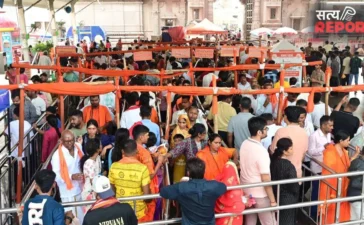श्रावण के पहले दिन काशी विश्वनाथ धाम में उमड़ा आस्था का सैलाब, श्रद्धालुओं के लिए चाक-चौबंद सुरक्षा इंतजाम श्रावण के पहले दिन काशी विश्वनाथ धाम में उमड़ा आस्था का सैलाब, श्रद्धालुओं के लिए चाक-चौबंद सुरक्षा इंतजाम