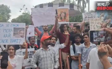 BHU में परीक्षा अनियमितताओं के खिलाफ छात्रों का प्रदर्शन, NTA की जांच और शिक्षा मंत्री के इस्तीफे की मांग BHU में परीक्षा अनियमितताओं के खिलाफ छात्रों का प्रदर्शन, NTA की जांच और शिक्षा मंत्री के इस्तीफे की मांग