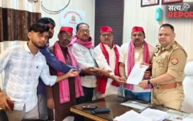 यूपी में सपा के खिलाफ पोस्टर वार से गरमाई सियासत, राम मंदिर और पुराने बयानों को लेकर कई जिलों में लगे होर्डिंग