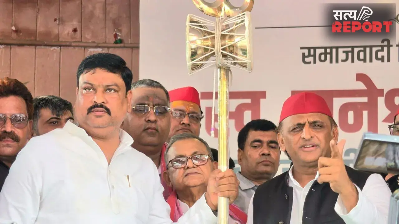 चंदा चोरी का खुलासा करने का इनाम! कौन हैं पवन पांडे, जिन्हें सपा ने अयोध्या से बनाया उम्मीदवार? जानें सबकुछ