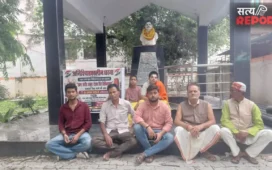 Prayagraj: ‘अमर शहीद ठाकुर रोशन सिंह चिकित्सालय’ हो SRN अस्पताल का नाम, तीसरे दिन भी जारी रहा धरना प्रदर्शन
