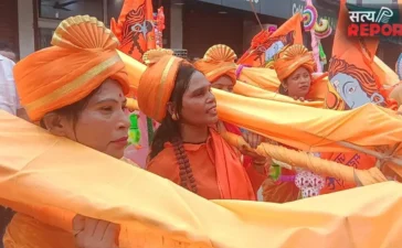 ताजमहल पहुंची कांवड़ यात्रा: गंगाजल चढ़ाने से पुलिस ने रोका, जलाभिषेक की मांग पर हिंदू महासभा ने किया प्रदर्शन