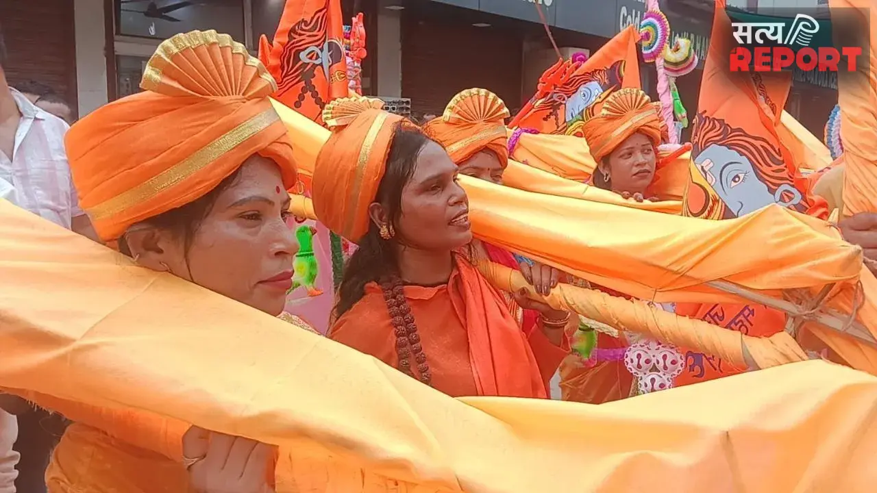 ताजमहल पहुंची कांवड़ यात्रा: गंगाजल चढ़ाने से पुलिस ने रोका, जलाभिषेक की मांग पर हिंदू महासभा ने किया प्रदर्शन