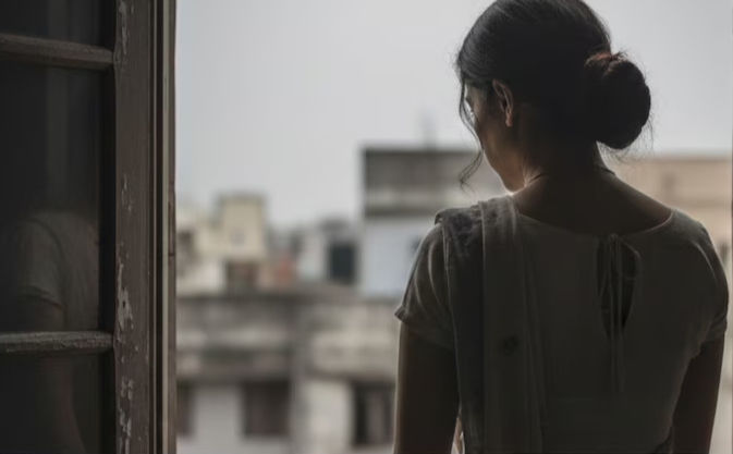 लालच में टूटा रिश्तों का भरोसा! पत्नी से दुष्कर्म के आरोप के बाद सामने आई हैरान करने वाली कहानी.. लालच में टूटा रिश्तों का भरोसा! पत्नी से दुष्कर्म के आरोप के बाद सामने आई हैरान करने वाली कहानी..