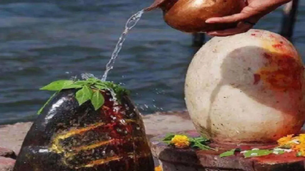 सावन में जल कब चढ़ेगा? नोट कर लें सही तारीख और जलाभिषेक का शुभ मुहूर्त.. सावन में जल कब चढ़ेगा? नोट कर लें सही तारीख और जलाभिषेक का शुभ मुहूर्त..