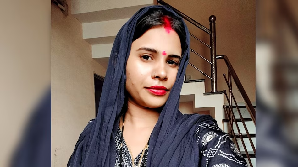 तुम्हारी गर्लफ्रेंड घर आई थी…’ पति से विवाद के बाद कमरे में गई पत्नी, 17 कॉल के बाद मिली फंदे पर लटकी..