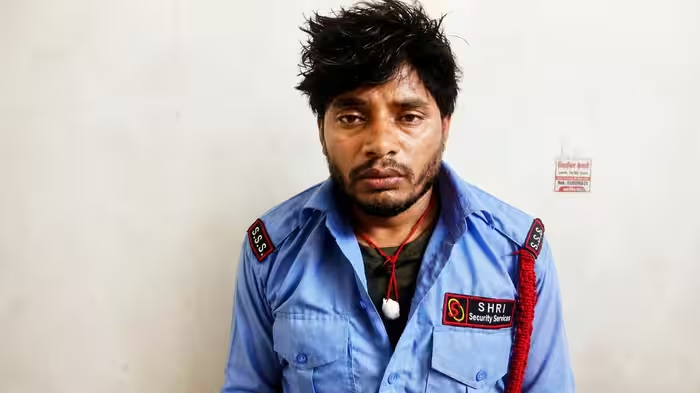 इंदौर घूमने आई जर्मन महिला से सिक्योरिटी गार्ड की अश्लील हरकत, विरोध में चिल्लाई तो भागा आरोपी; ऐसे पकड़ा गया इंदौर घूमने आई जर्मन महिला से सिक्योरिटी गार्ड की अश्लील हरकत, विरोध में चिल्लाई तो भागा आरोपी; ऐसे पकड़ा गया