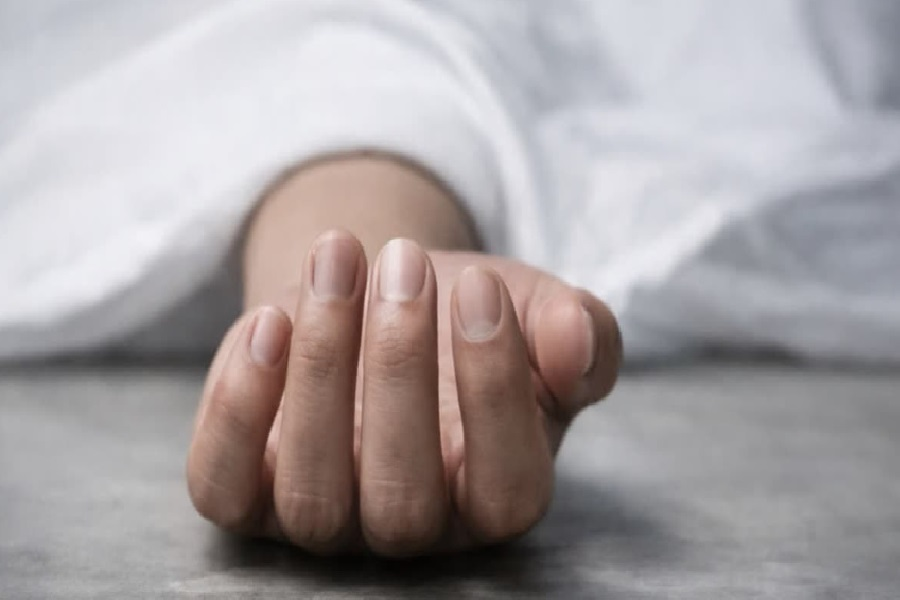 पूर्व DDC सुनील कुमार सिंह का फ्लैट में मिला शव, बीमारी से थे परेशान; नौकरानी पहुंची तो सामने आया मामला.. पूर्व DDC सुनील कुमार सिंह का फ्लैट में मिला शव, बीमारी से थे परेशान; नौकरानी पहुंची तो सामने आया मामला..
