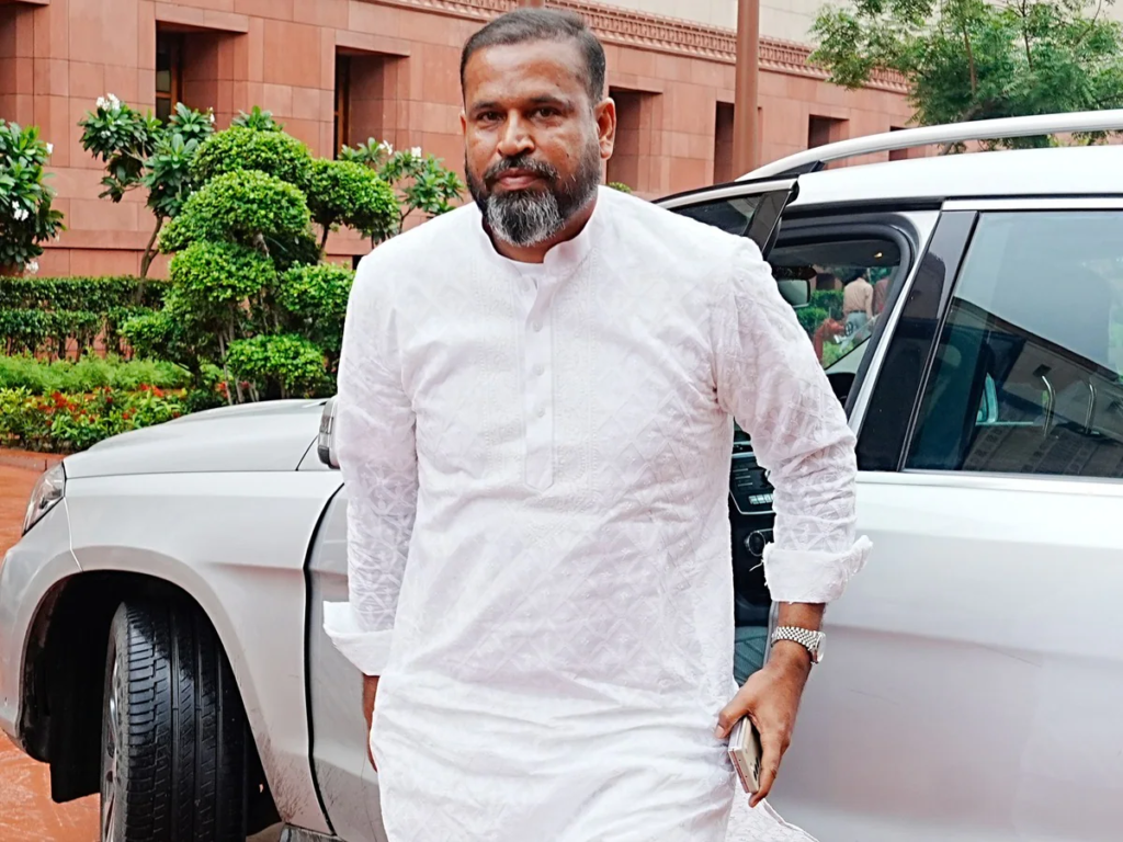 यूसुफ पठान की बदली रणनीति? NDA मीटिंग छोड़ अब शुभेंदु अधिकारी से मुलाकात, बड़ी डिमांड से बढ़ी हलचल यूसुफ पठान की बदली रणनीति? NDA मीटिंग छोड़ अब शुभेंदु अधिकारी से मुलाकात, बड़ी डिमांड से बढ़ी हलचल